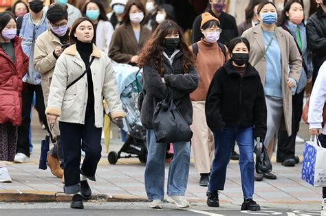 早晚溫差15度！10縣市低溫下探10度 下周一再迎冷氣團 好房網news