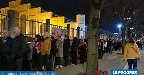 En Vid O Une Foule Immense Pour Le Premier Concert Des Enfoir S