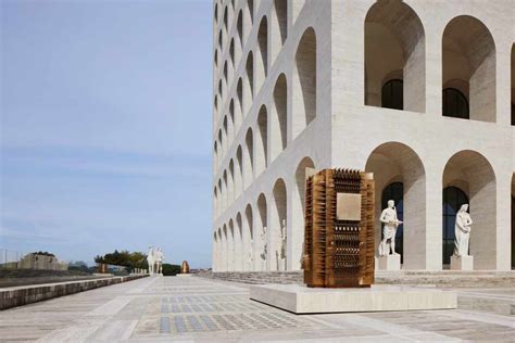 Fendi Inaugura Arnaldo Pomodoro Il Grande Teatro Delle Civilt