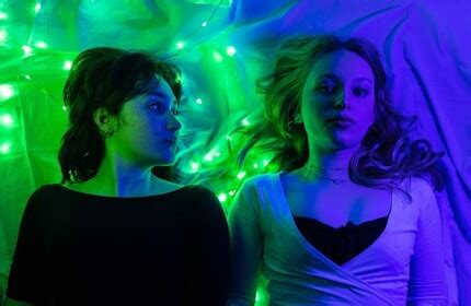 When Julia Styles Walks Into A Bar She Breaks The Rule Here S What Happened news