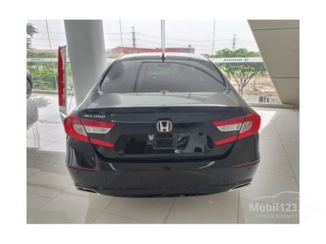 jual mobil honda accord    jawa barat automatic sedan hitam rp