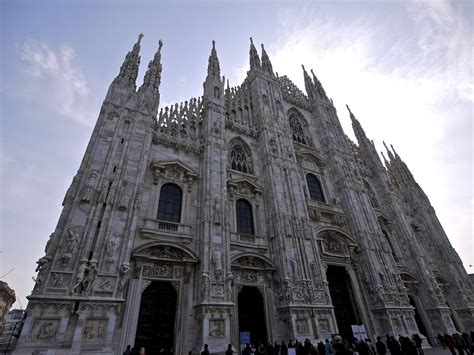 米蘭大教堂 Milan Cathedral Wiki 米蘭主教座堂坐落於米蘭市中心的大教堂廣場。據稱，是世界第二 Flickr