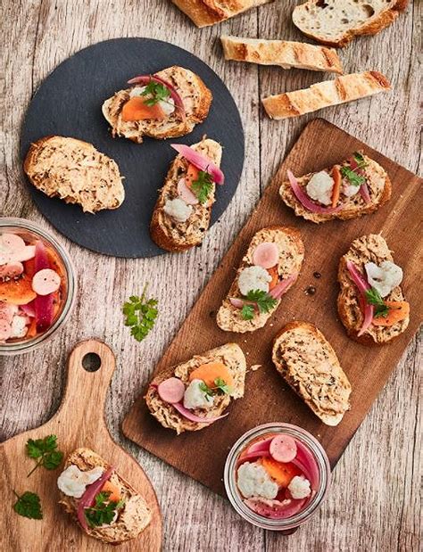 Bruschettas Aux Rillettes De Poulet Pickles Et L Gumes Vinaigr S