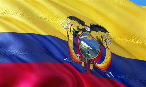 Banderas de Ecuador en su historia Cuántas ha tenido y cuáles son