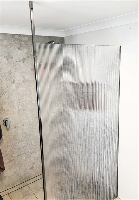 Fluted Trinity Frameless Showers