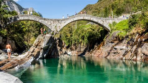 Val Verzasca Au Bord De L Onde Verte Suisse Tourisme