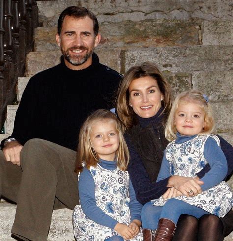 The Cutest Pictures Of Princess Leonor And Infanta Sof A Of Spain