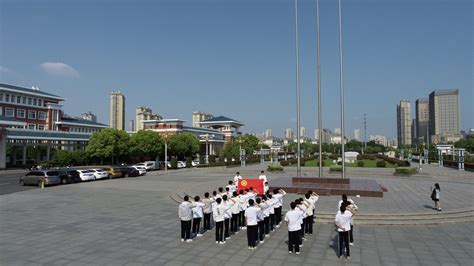 青春作船 奋勇前行 机械与汽车工程学院团总支开展庆祝五四青年节暨入团宣誓仪式 机械与汽车工程学院 滁州职业技术学院