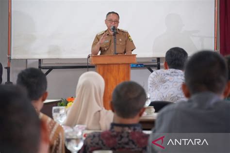 Wabup Minta Panitia Pilkades Dan Panwas Di Sukabumi Sesuai Aturan