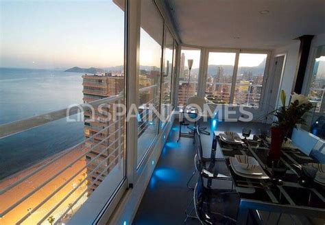 Renovated and Stylish Beachfront Apartments Benidorm Alicante