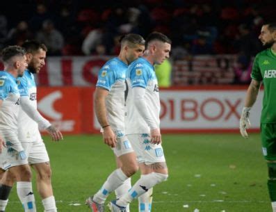 Racing le abrió la puerta de salida la joya que Gago limpió de la