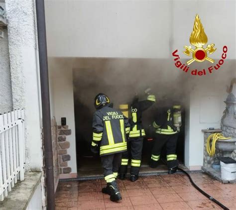 Campegine Garage Di Un Abitazione A Fuoco Reggiosera