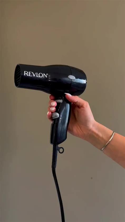 Revlon Essentials Rvdr5034 Compacta Secadora De Cabello 1875w Ultra Ligera Viaje Color Negro