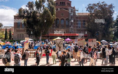 Los Angeles Usa 25th April 2024 An Encampment Protesting The War In