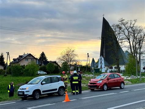 Potok Zderzenie Dw Ch Samochod W Na Dk