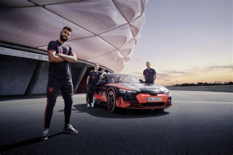 Un Concept Car Rs E Tron Gt Fc Bayern Pour Les Ans Du Sponsoring D Audi