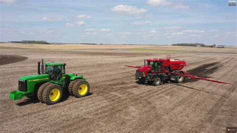 John Deere Pulling Case Ih Out Of The Mud Youtube