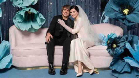 Laura Pausini si è sposata con Paolo Carta la prima foto del matrimonio