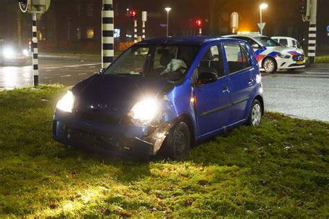 Flinke Schade Bij Botsing Tussen Twee Autos In Assen