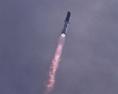 Elon Musks Riesen Rakete Meistert Dritten Testflug