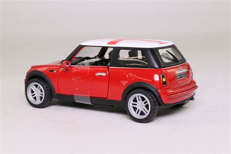 Corgi Classics CC86523 2001 BMW Mini Cooper St George S Cross Roof 126174