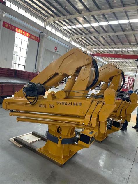 Marine Crane With Space Saving Folding Boom Electric Hydraulic System