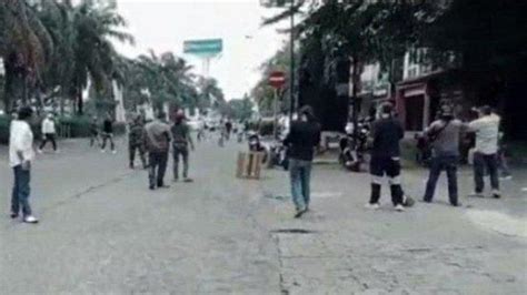 Gara Gara Macet Kredit Ormas Di Tangerang Bentrok Saling Lempar Batu