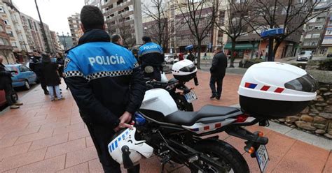 Sucesos Un Coche Se Empotra De Madrugada Contra El Escaparate De Una