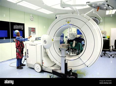 demonstration    arm surgical imaging system