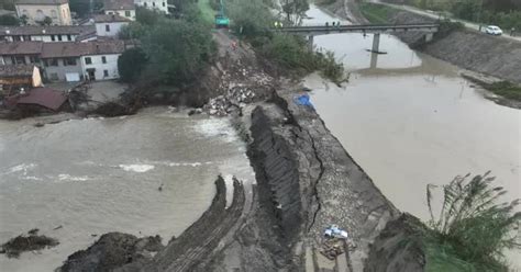 Maltempo Emilia Romagna Il Fiume Lamone Rompe Argine A Traversara