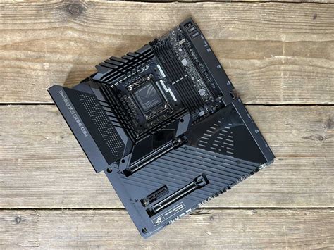 Asus Rog Maximus Z Extreme Motherboard Leaks Out Overclocker Claims