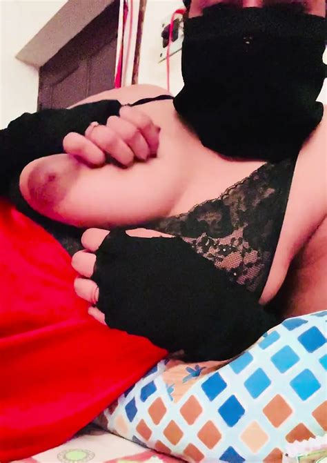 Desi Bhabi Showing Her Big Boobs Anyone Want Seduce Porn Feat Slider XHamster