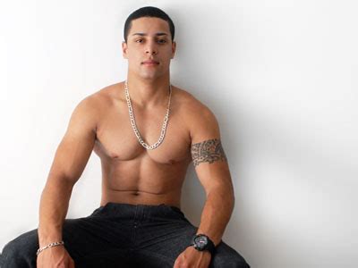 MundoMais é o maior site gay do Brasil notícias fotos videos contos e audio contos