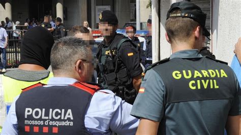 La Guardia Civil obtiene en la comisaría de los Mossos de Lérida las