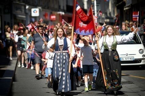 Bayeux C L Bre En Grande Pompe La F Te Nationale Norv Gienne