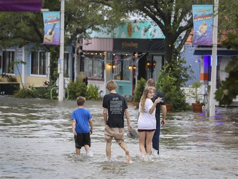 Hurricane Idalia Hits Florida With Mph Winds Flooding Streets