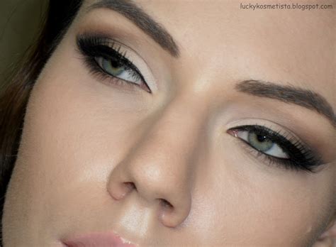 Lucky Kosmetista Romantic Make Up With Naked Basics Palette