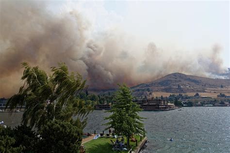 Photos Sunbathers Gawked As Wildfires Burned Chelan Kuow News And