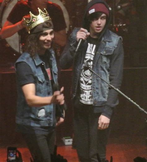 Kellin Quinn And Vic Fuentes King For A Day Vic Fuentes Kellin