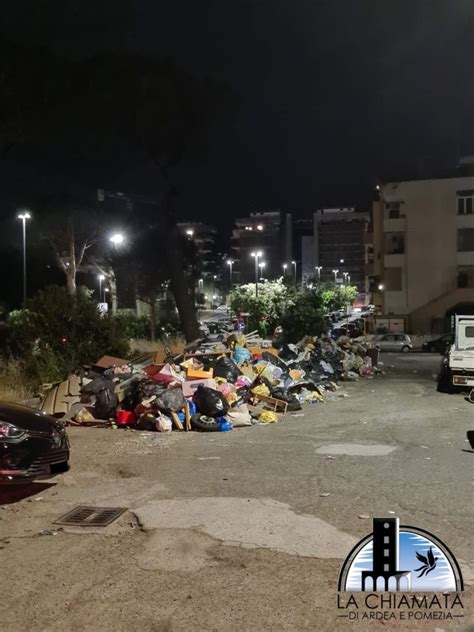 È DI NUOVO EMERGENZA RIFIUTI A POMEZIA IN VIA FELLINI