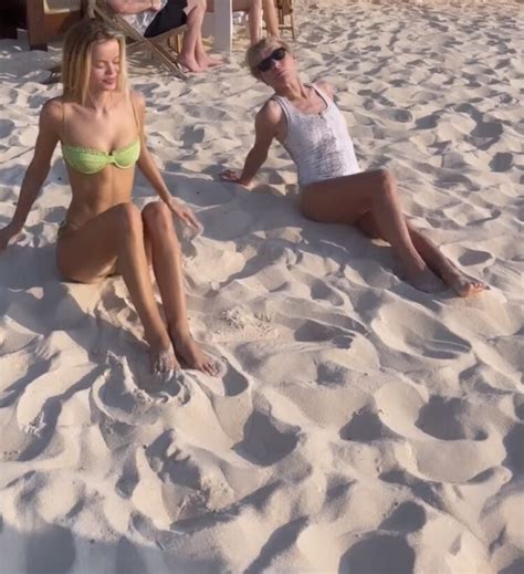 Hot Sexy Barbara Julia Bikini Pics