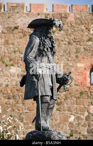 Estatua De Bronce Del Rey Guillermo Iii De Orange En Carrickfergus La