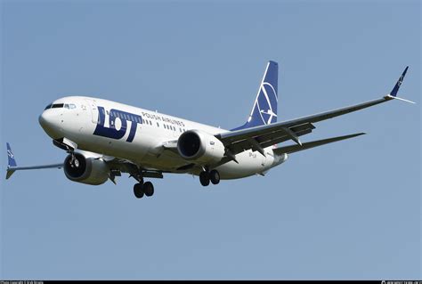 Boeing 737 Flight Returns Due to Window Crack - scoop360.in