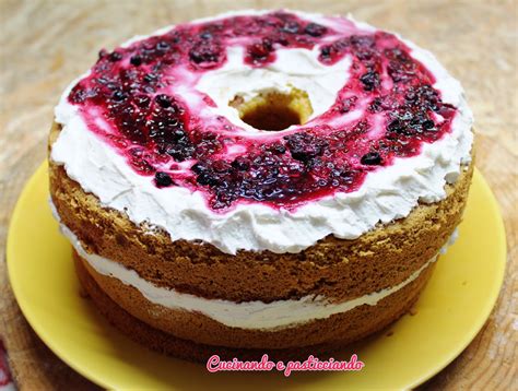 Chiffon Cake Farcita Con Frutti Di Bosco E Crema Al Mascarpone