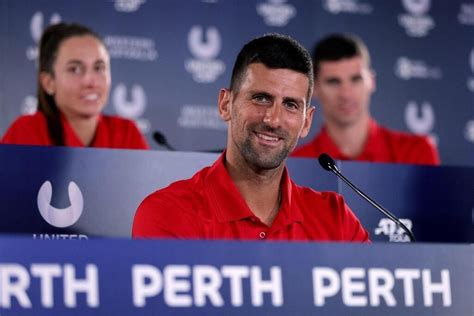 Vid O Qinwen Zheng Croise Son Idole Djokovic En Salle De Presse Et