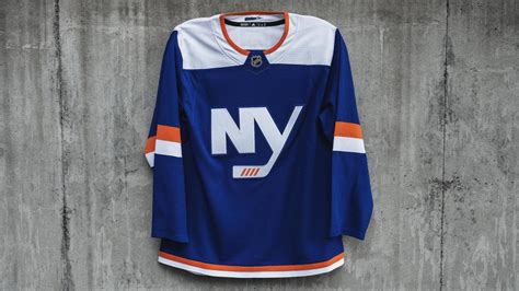 New York Islanders officially unveil new third jersey — icethetics.co