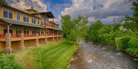 Luxury Condos In Pigeon Forge Tennessee Riverstone Resort And Spa