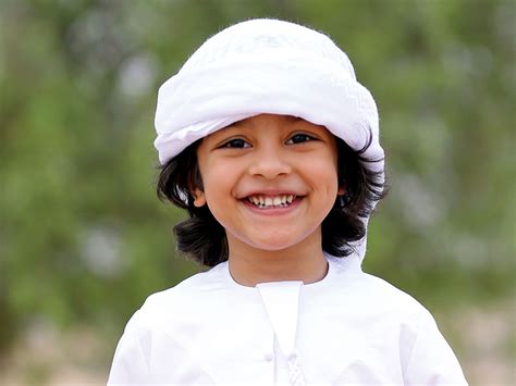 UAE Traditional Dress | Dress For Men, Women And Children