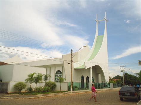 Nude causa polêmica em grupo da igreja