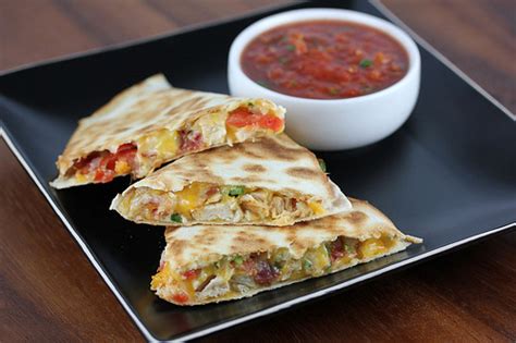 Applebee's Chicken Quesadilla Grande Recipe - BlogChef